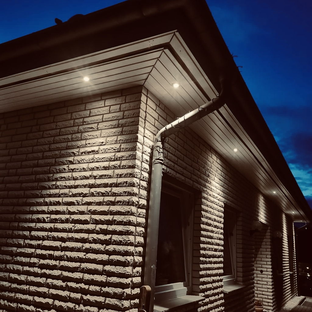 Kültéri világítás szerelés